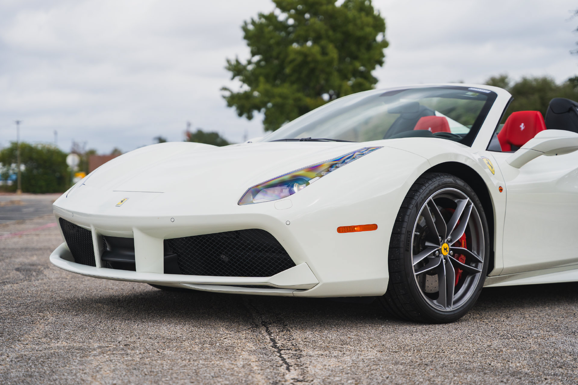 Used 2018 Ferrari 488 Spider RWD image 27