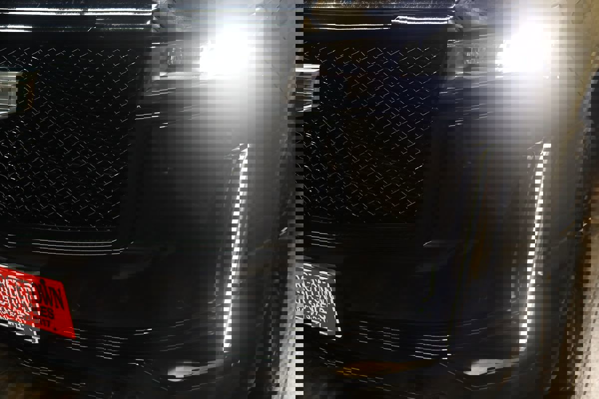 Used 2022 Cadillac Escalade Sport Platinum w/ LPO, ONYX Package image 11