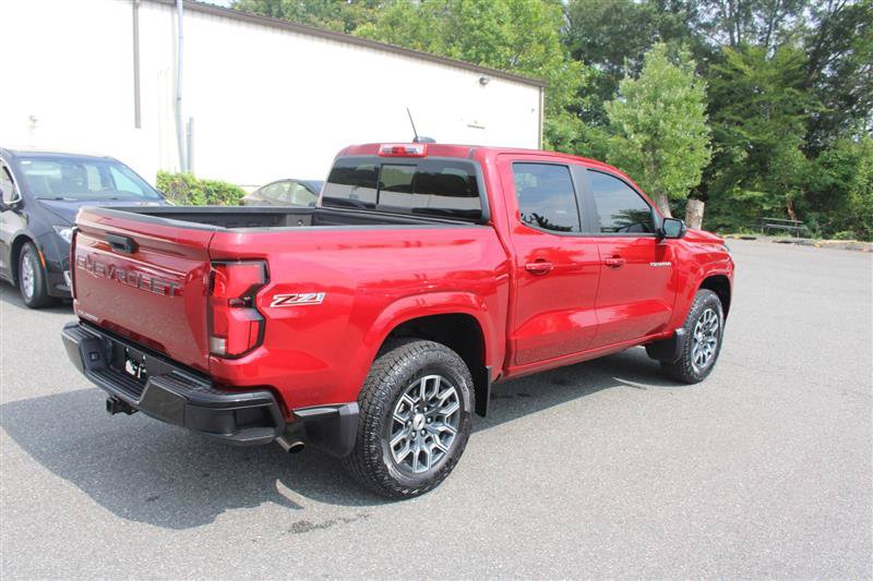 Used 2024 Chevrolet Colorado Z71 w/ Z71 Convenience Package 2 AWD/4WD image 7