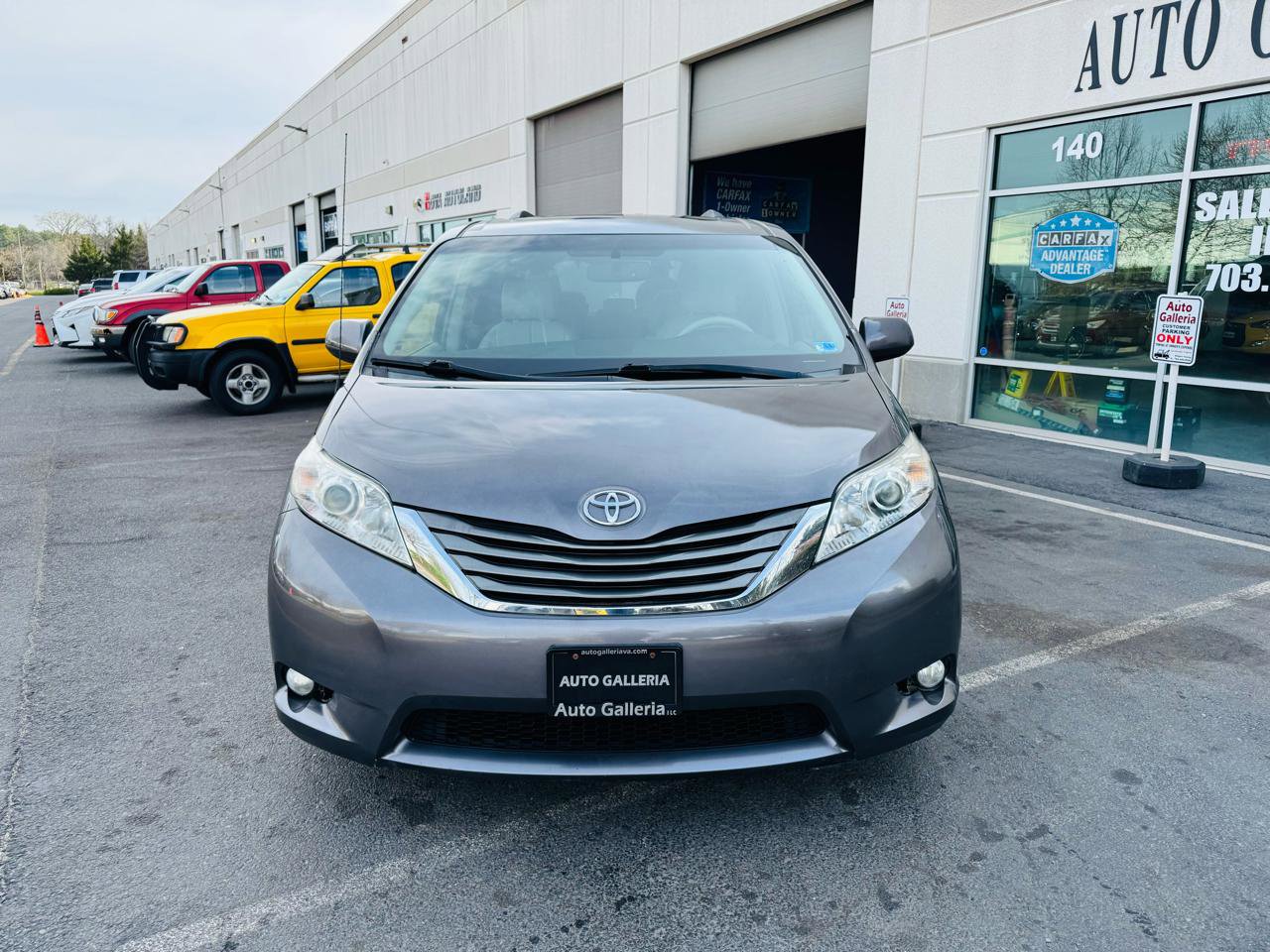Used 2011 Toyota Sienna XLE image 3