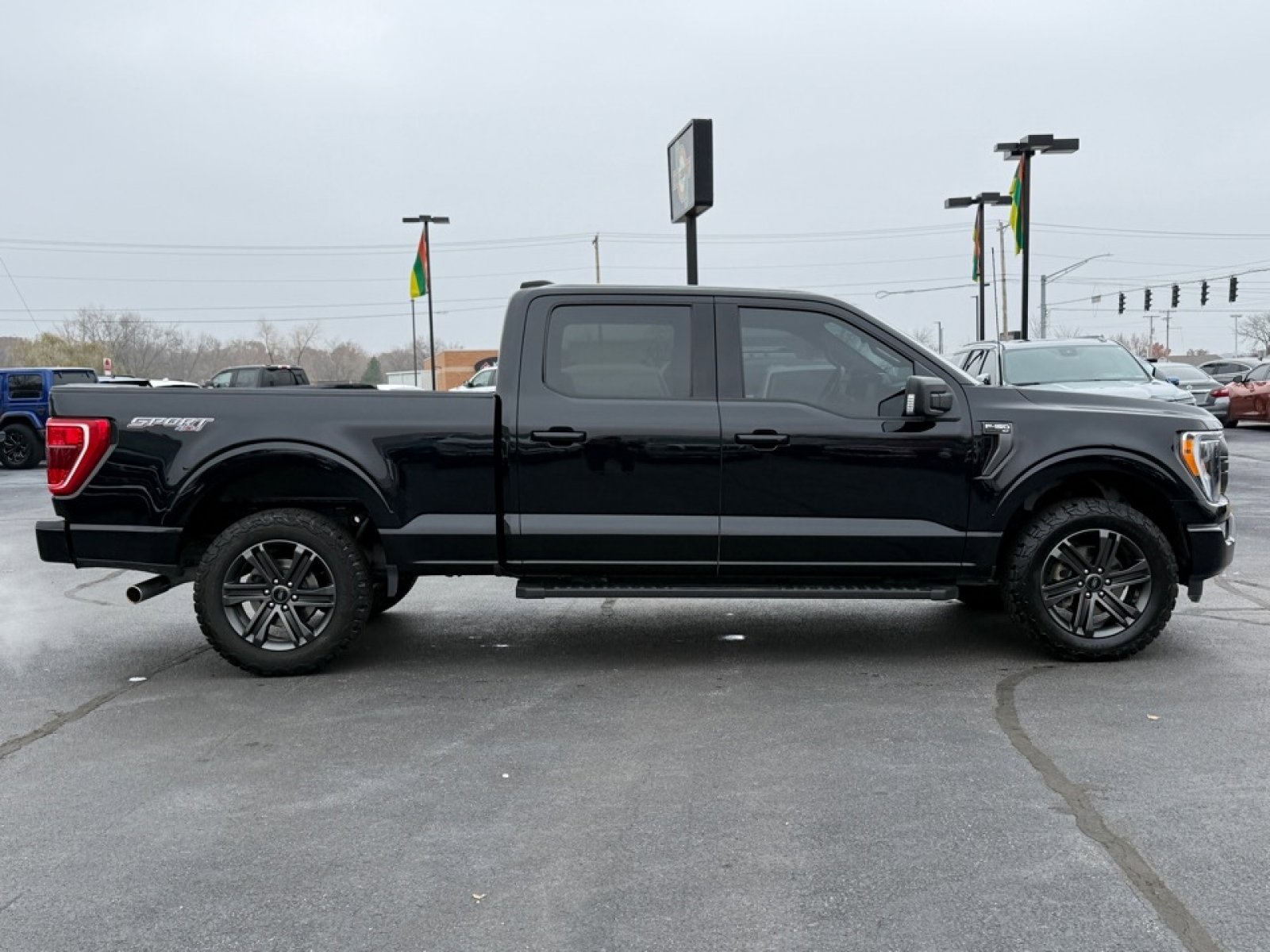 Used 2022 Ford F150 XLT w/ Equipment Group 302A High image 9