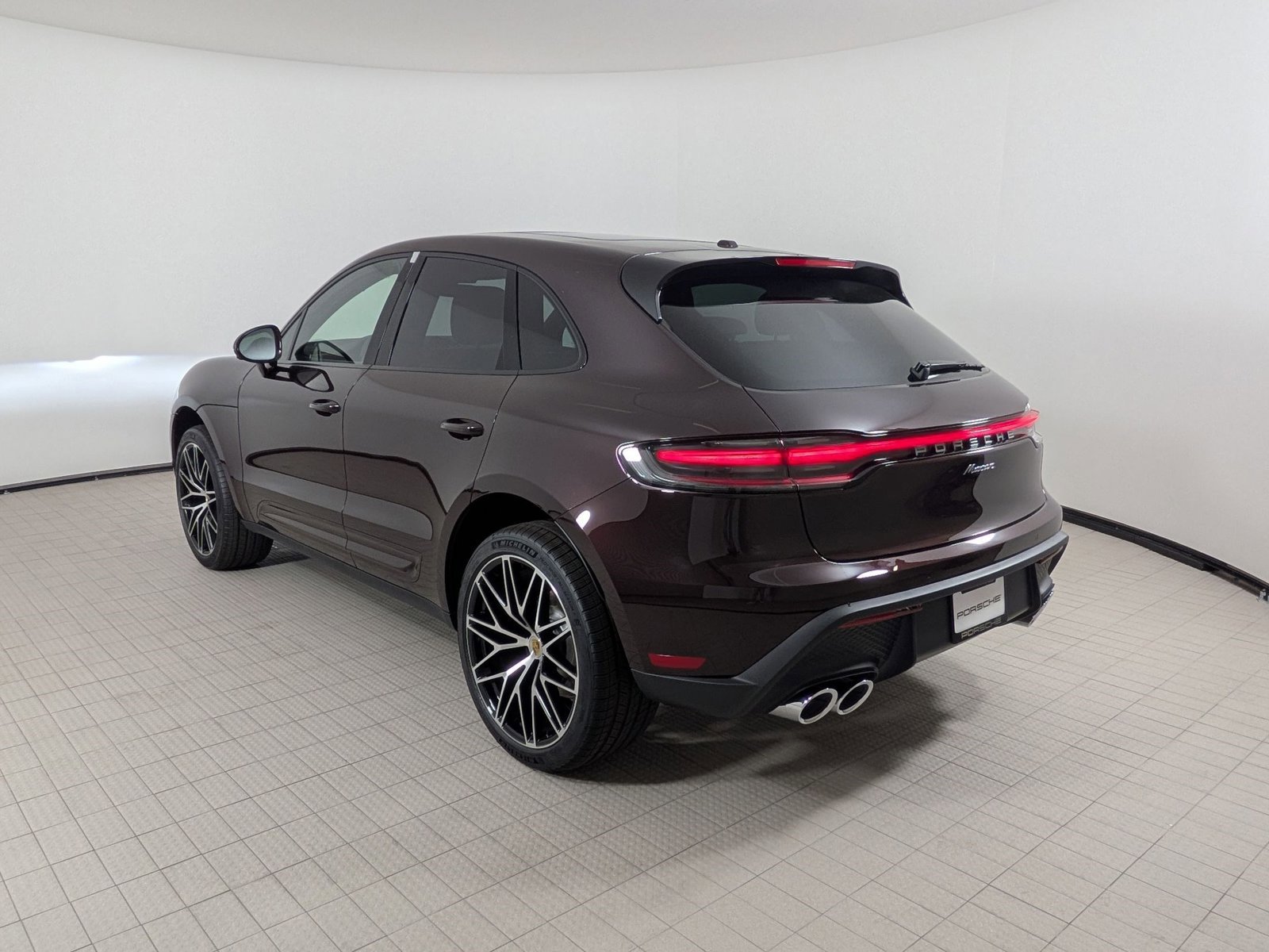New 2026 Porsche Macan AWD/4WD image 3