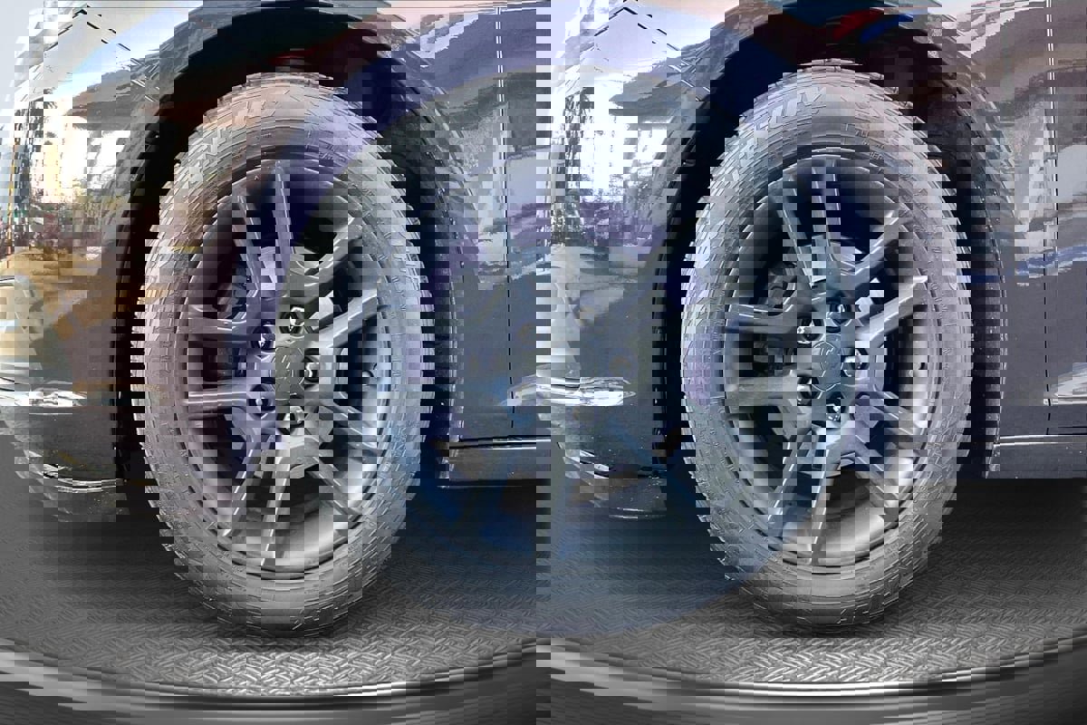 Used 2015 Chevrolet Malibu LT w/ Power Convenience Package image 9