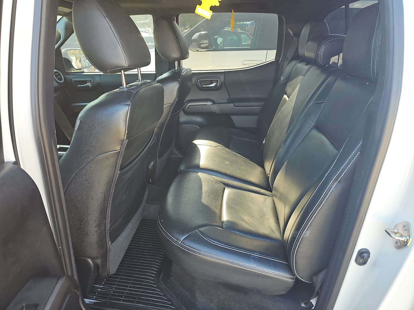 Used 2017 Toyota Tacoma TRD Sport image 18