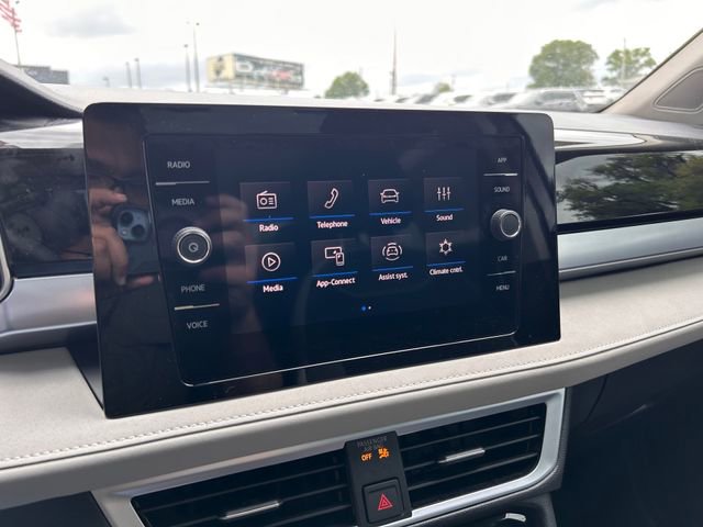 New 2026 Volkswagen Taos SE image 12