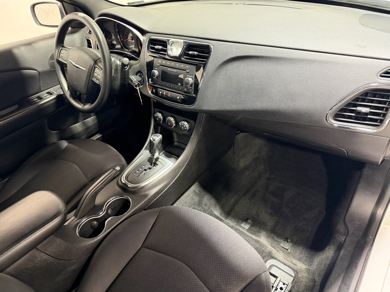 Used 2013 Chrysler 200 LX image 13