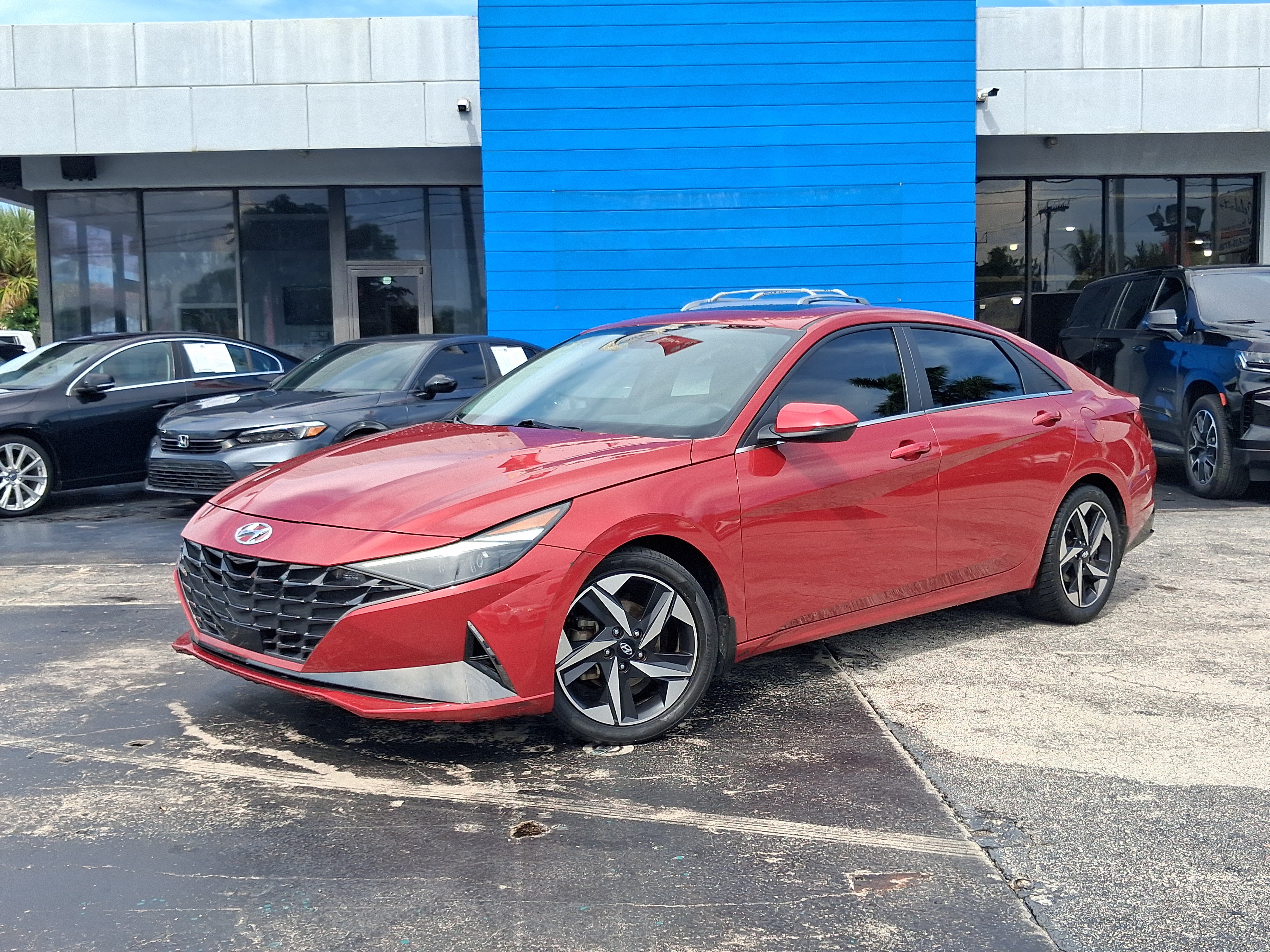 Used 2023 Hyundai Elantra Limited FWD image 2