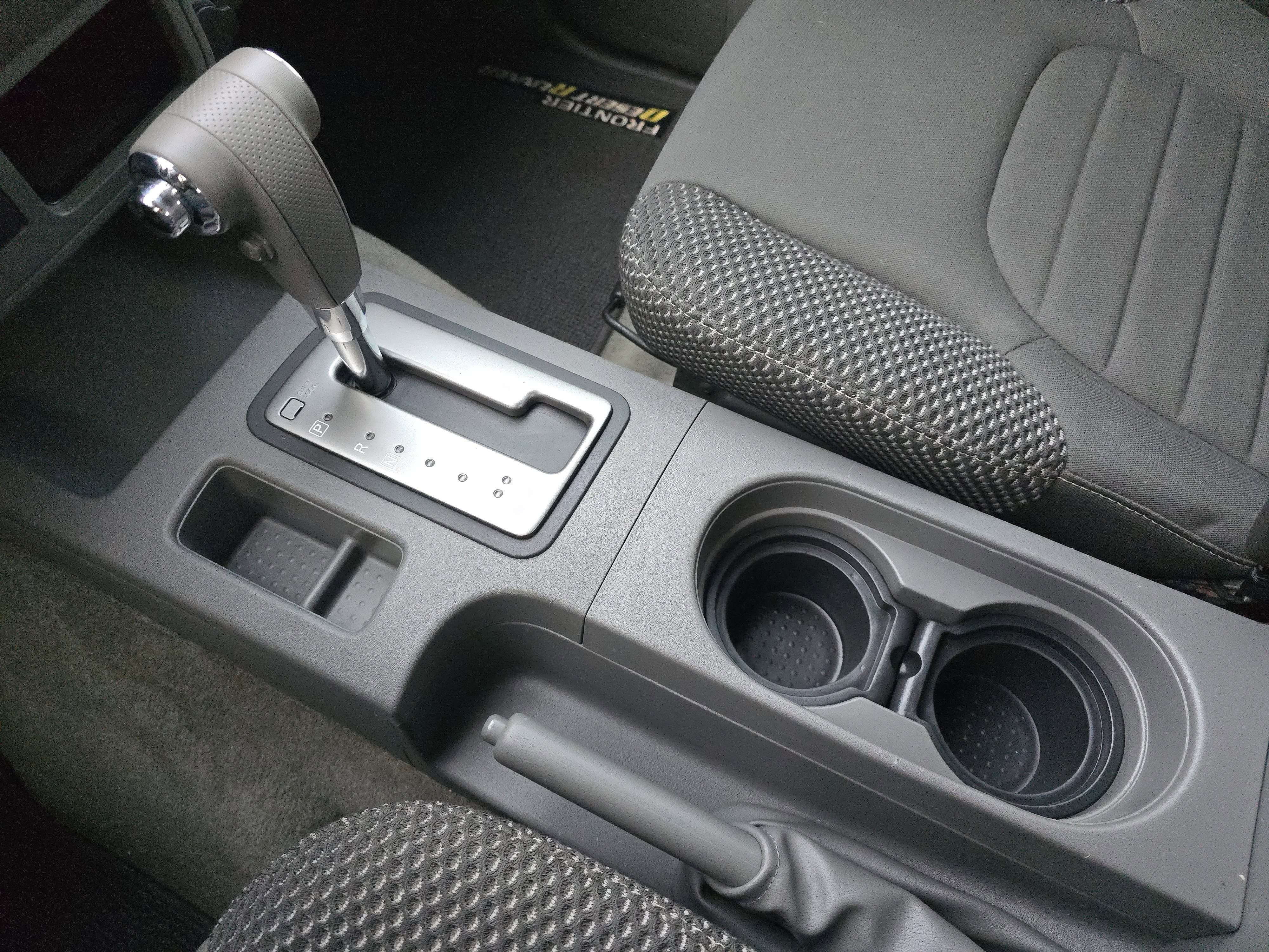 Used 2015 Nissan Frontier Desert Runner image 21