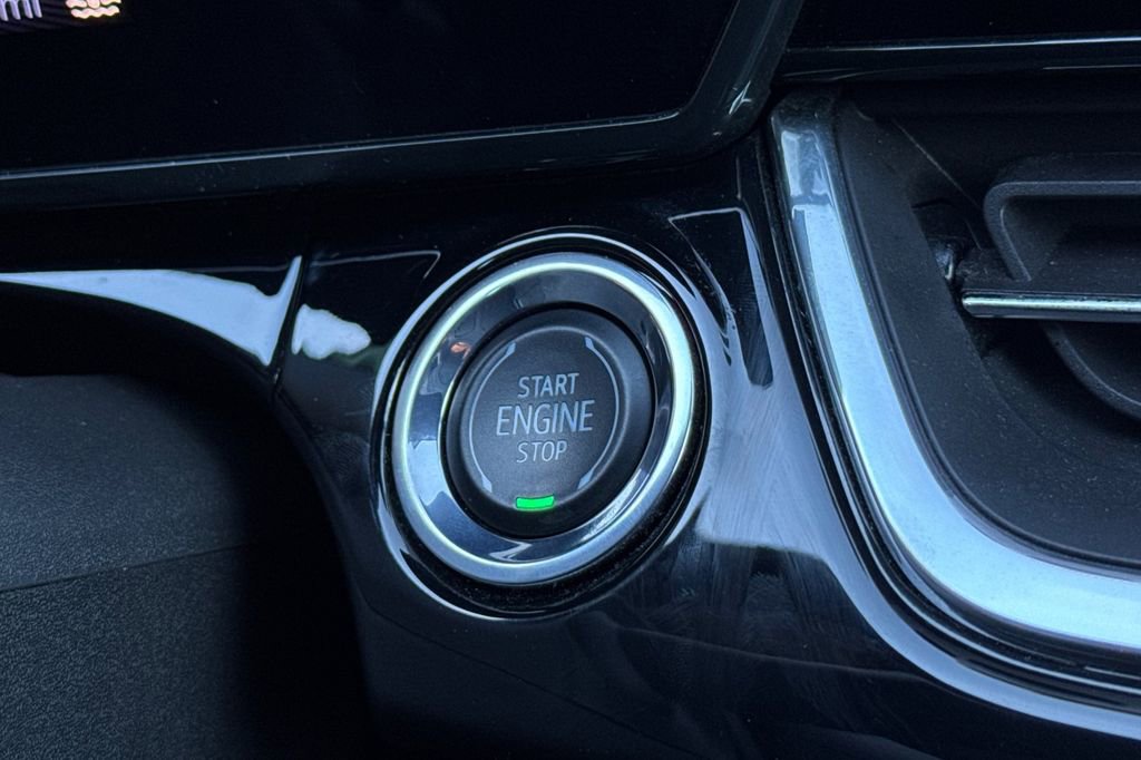 Certified 2024 Chevrolet Trax RS image 25