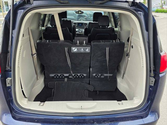 Used 2020 Chrysler Voyager Lxi FWD image 13