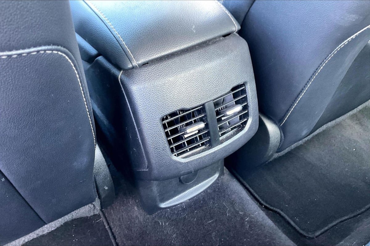 Used 2017 Ford Fusion SE w/ Equipment Group 201A FWD image 32