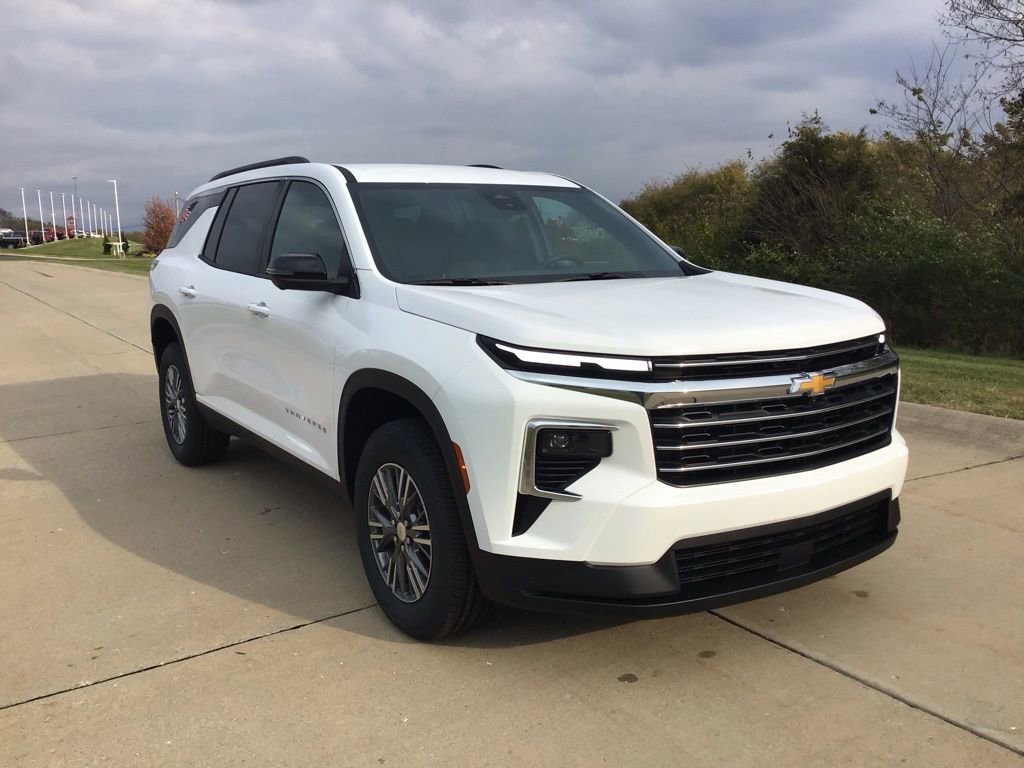 New 2026 Chevrolet Traverse LT w/ Driver Confidence Package image 1