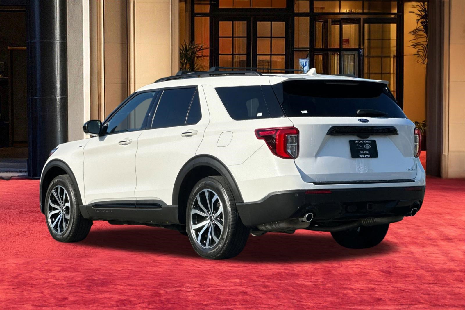 Used 2022 Ford Explorer ST-Line w/ Class IV Trailer Tow Package image 4