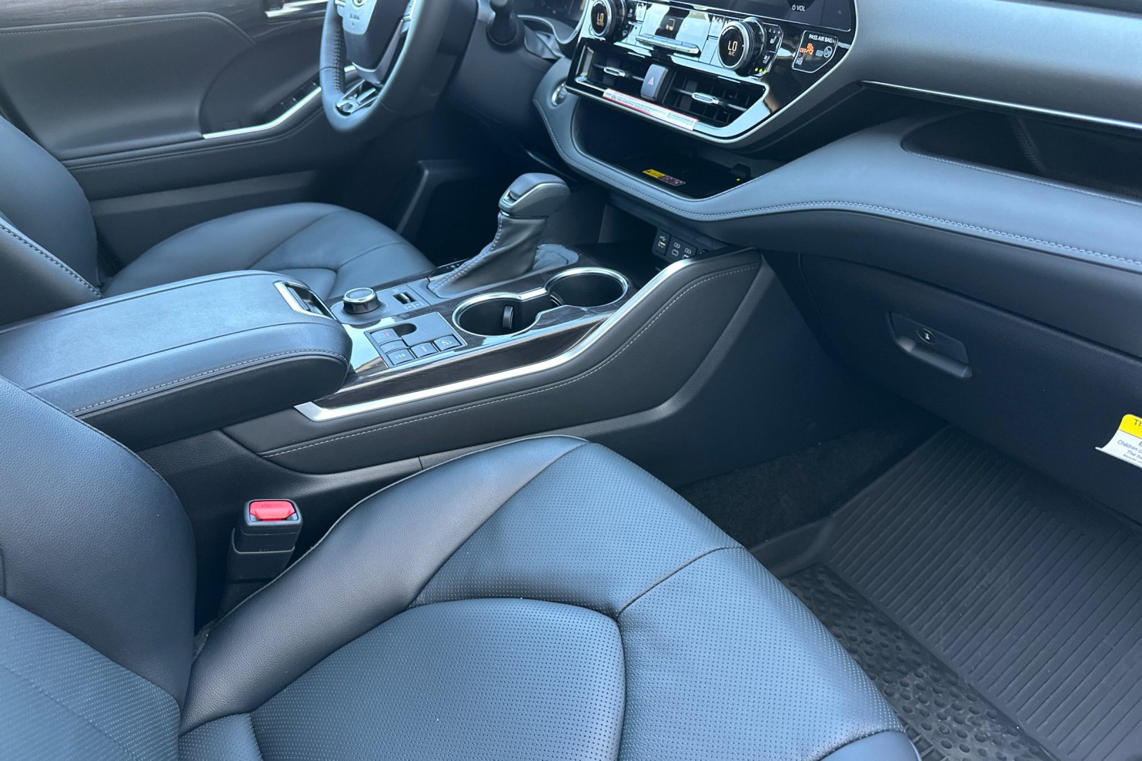 New 2026 Toyota Highlander Limited AWD/4WD image 18