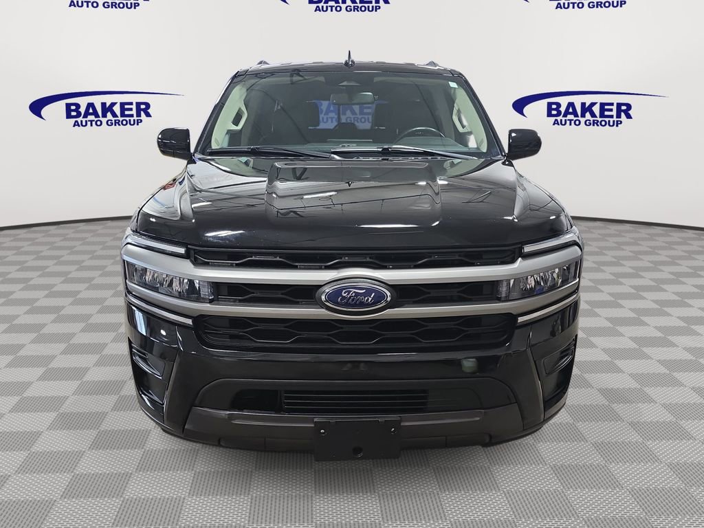 Used 2024 Ford Expedition Max XLT AWD/4WD image 2