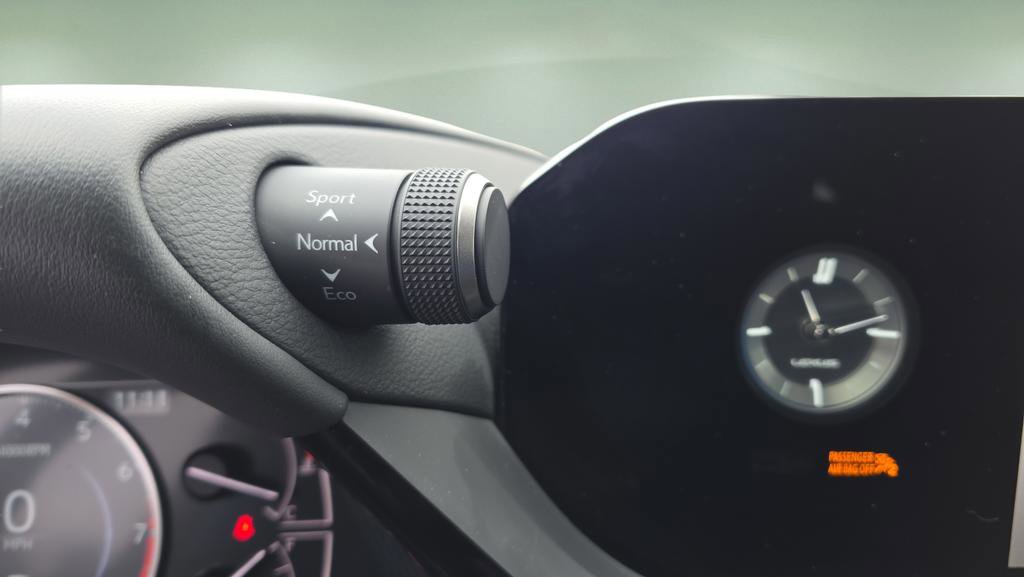 Certified 2024 Lexus ES 350 w/ Premium Package image 24