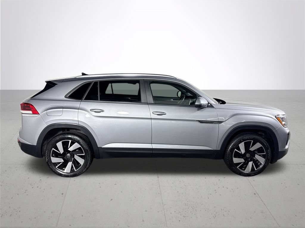 Certified 2025 Volkswagen Atlas Cross Sport SE AWD/4WD image 6