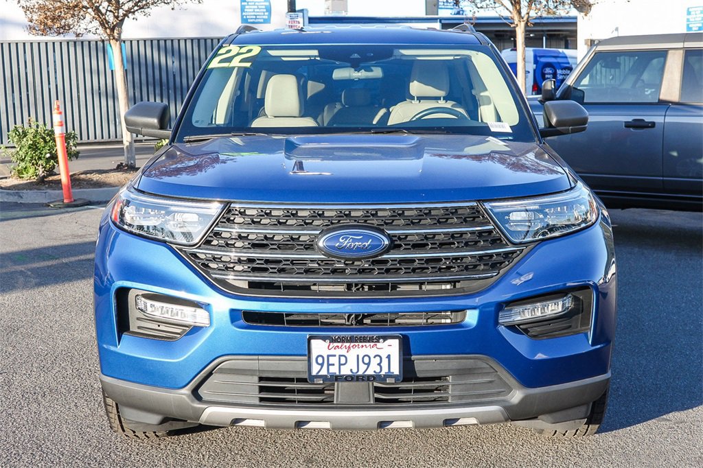 Used 2022 Ford Explorer XLT w/ Equipment Group 202A image 2