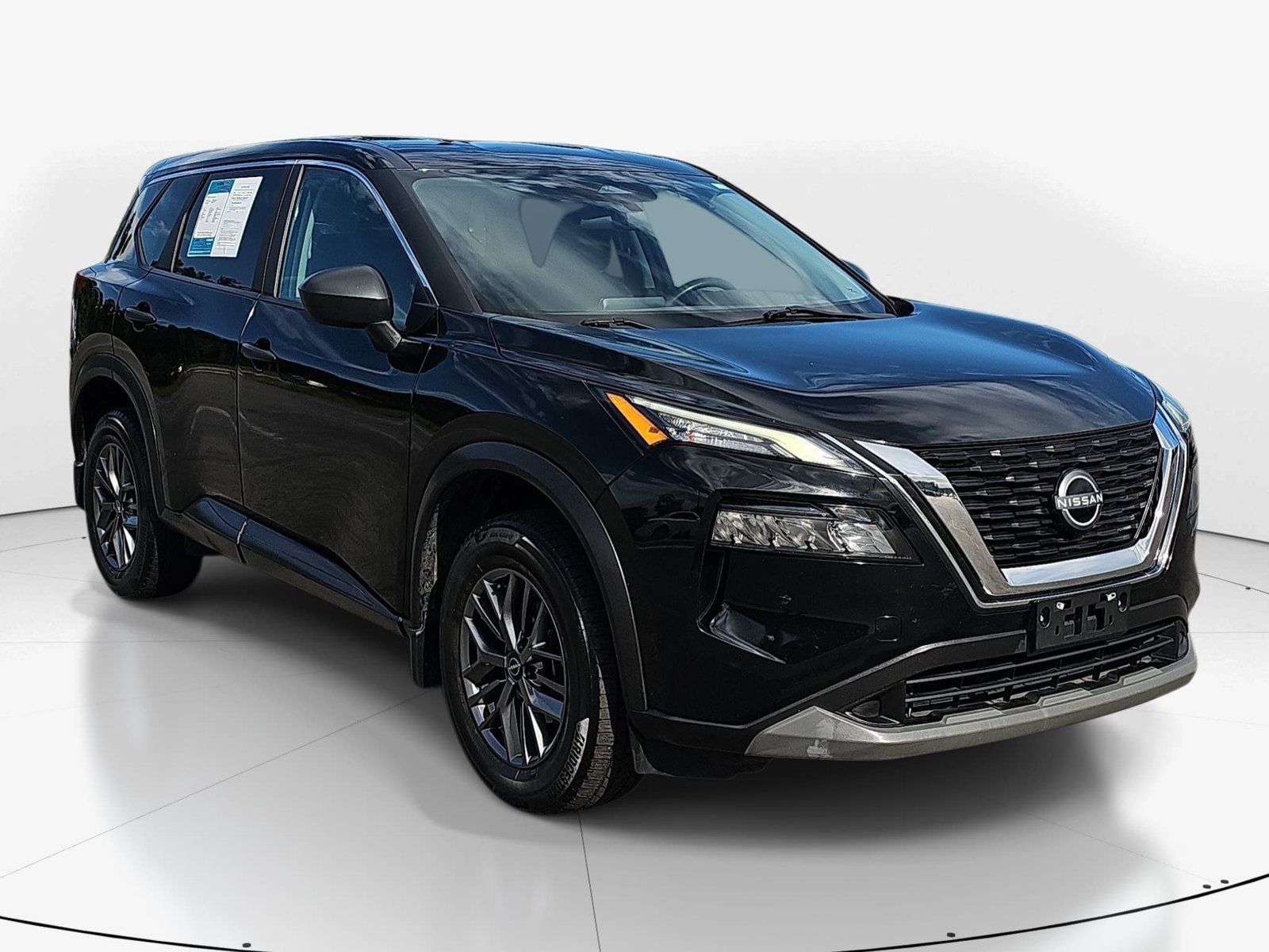 Used 2023 Nissan Rogue S AWD/4WD image 3