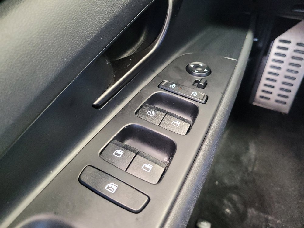 Used 2025 Hyundai Elantra Sport FWD image 27