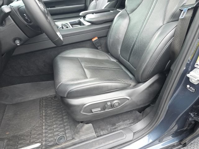 Used 2024 Jeep Wagoneer Series II w/ Convenience Group I AWD/4WD image 16