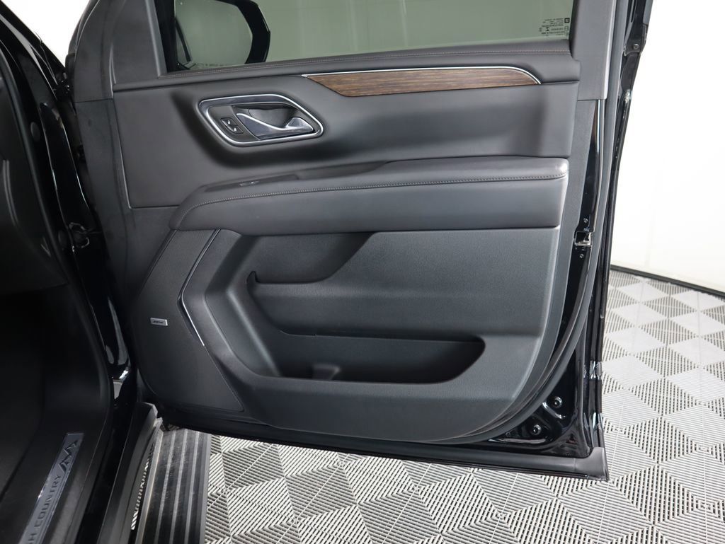 Used 2023 Chevrolet Tahoe High Country w/ Advanced Technology Package image 27