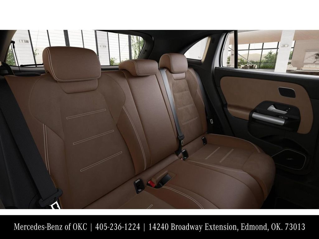 New 2026 Mercedes-Benz GLA 35 AMG 4MATIC image 5