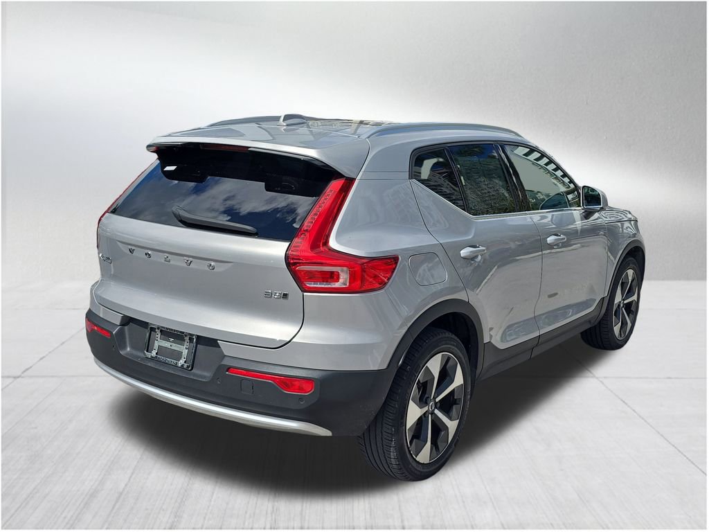 Used 2023 Volvo XC40 B5 Plus w/ Protection Package Premier image 5