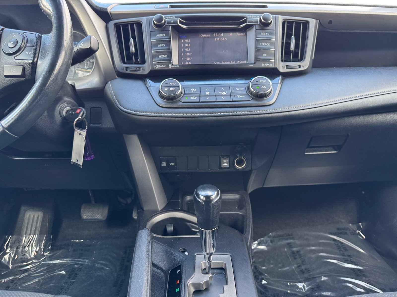 Used 2017 Toyota RAV4 XLE w/ Carpet Mat Package AWD/4WD image 11