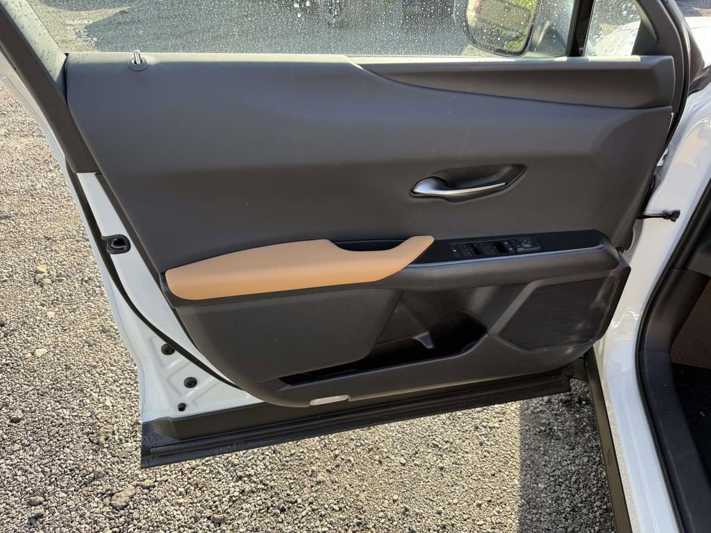 Used 2026 Lexus UX 300h AWD w/ Accessory Package (Z1) image 13