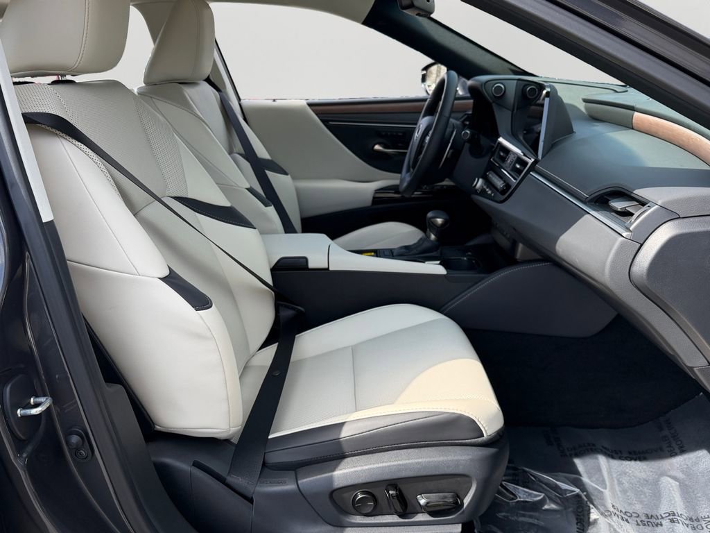 Certified 2025 Lexus ES 350 w/ Premium Package image 7