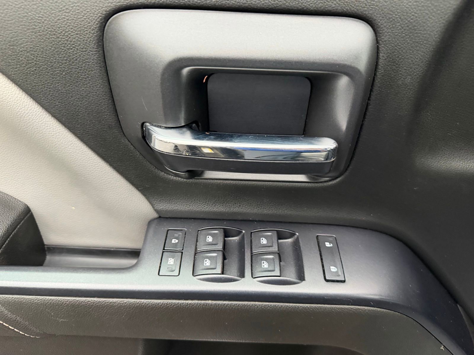 Used 2015 Chevrolet Silverado 1500 W/T RWD image 18