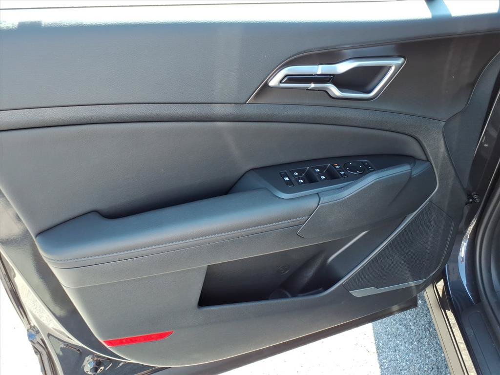 New 2026 Kia Sportage EX FWD image 16