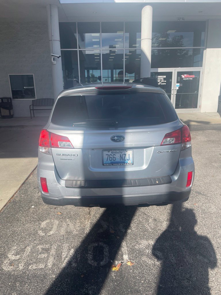 Used 2013 Subaru Outback 2.5i Premium AWD/4WD image 15