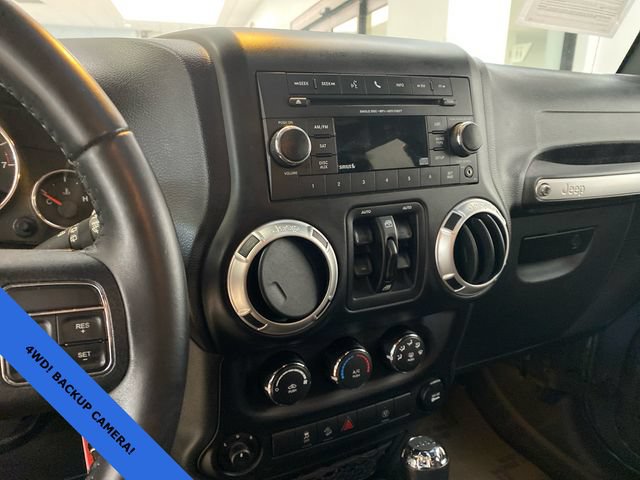 Used 2017 Jeep Wrangler Unlimited Rubicon w/ Connectivity Group AWD/4WD image 19