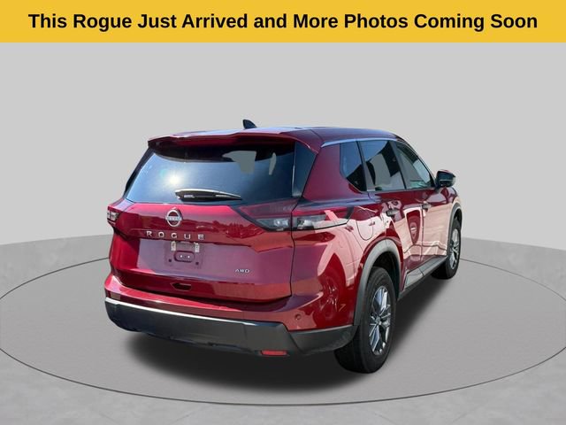 Used 2024 Nissan Rogue S AWD/4WD image 4