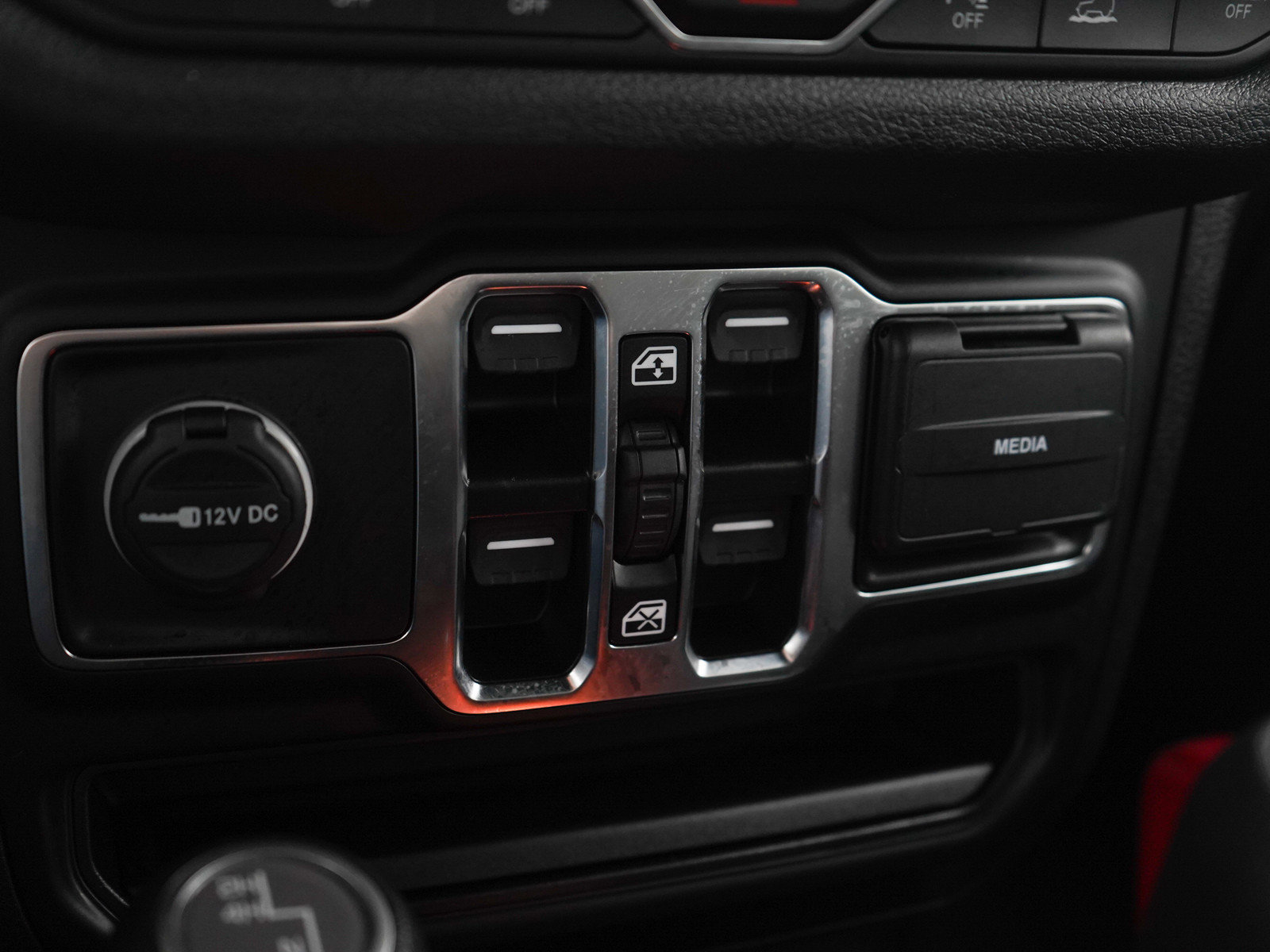 Used 2024 Jeep Wrangler Sport S image 23