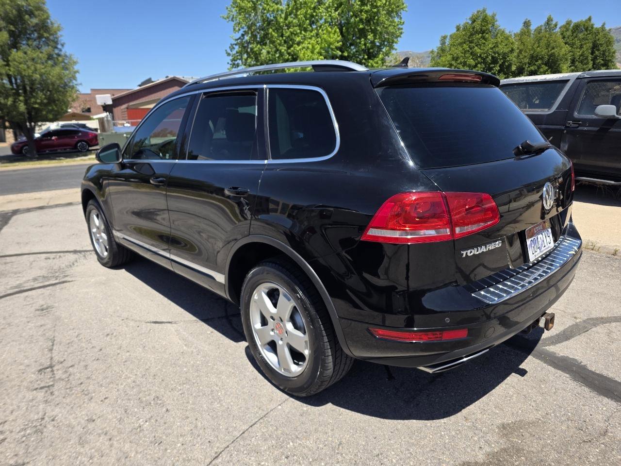 Used 2012 Volkswagen Touareg Sport AWD/4WD image 6