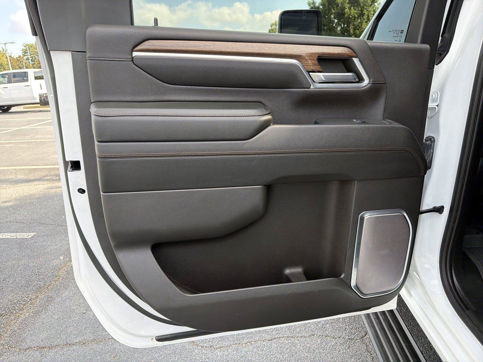 Certified 2024 Chevrolet Silverado 2500 High Country w/ LPO, Dark Essentials Package AWD/4WD image 19