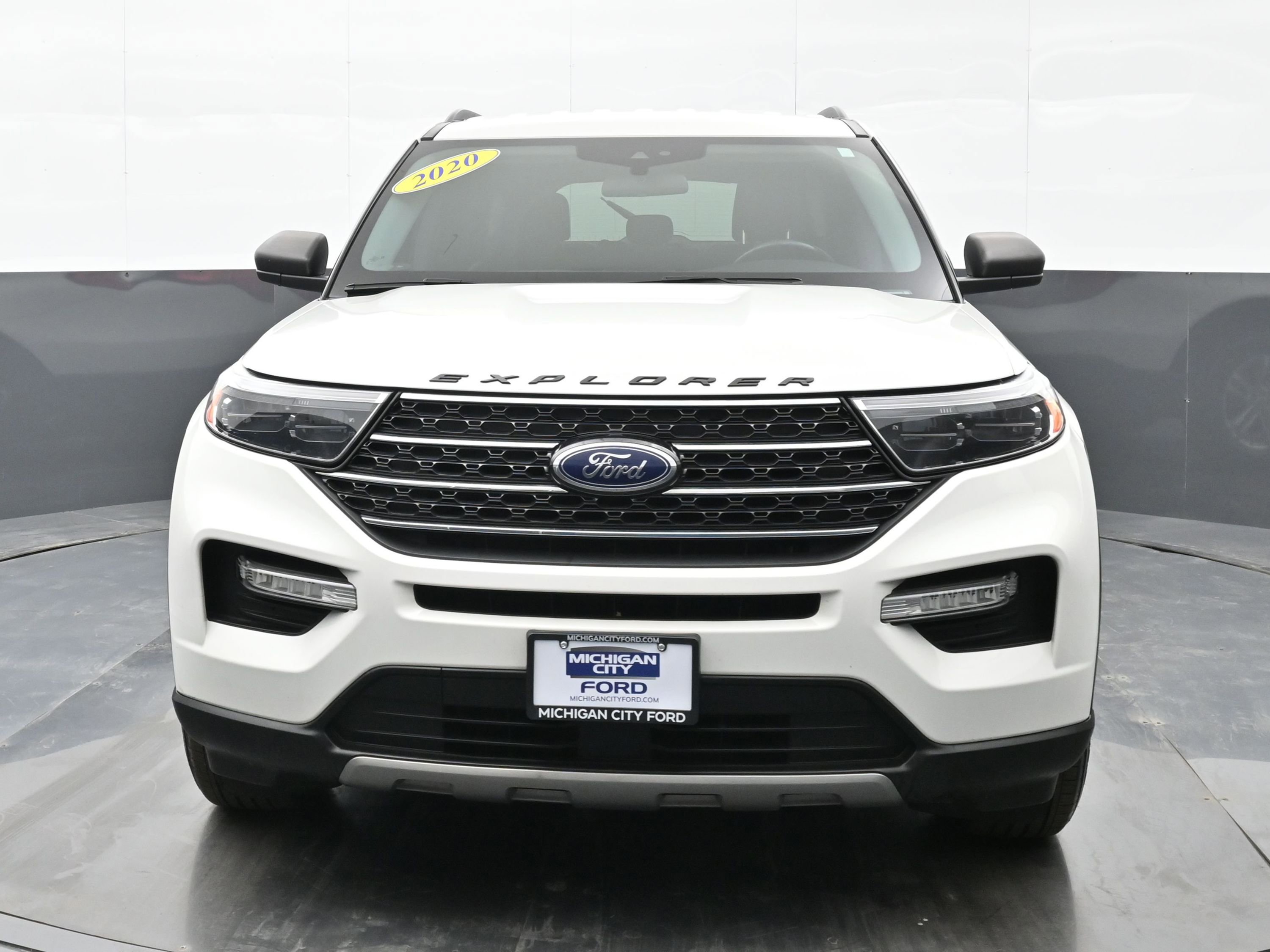 Used 2020 Ford Explorer XLT w/ Equipment Group 202A image 3