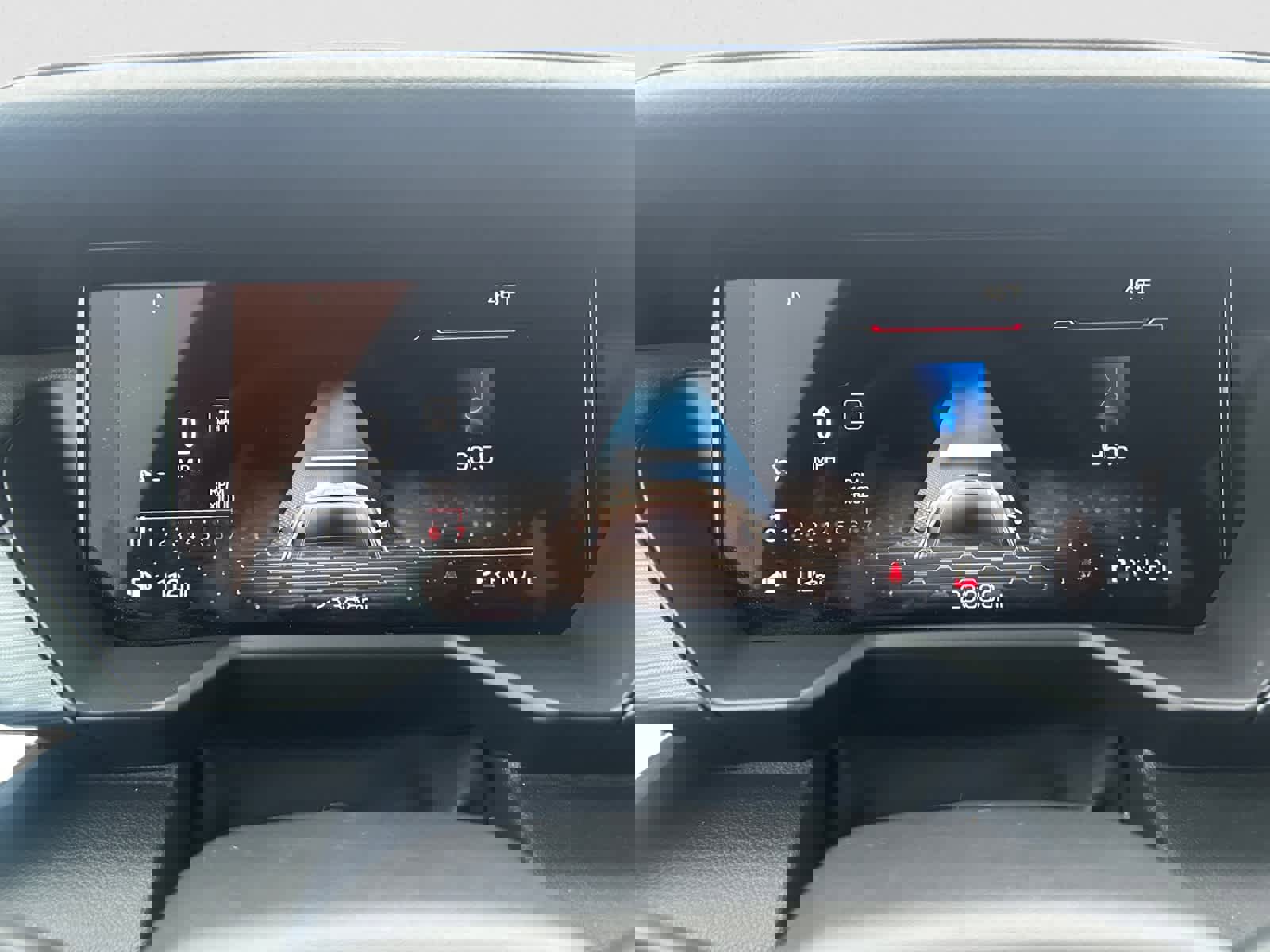 Used 2025 GMC Acadia Elevation image 17