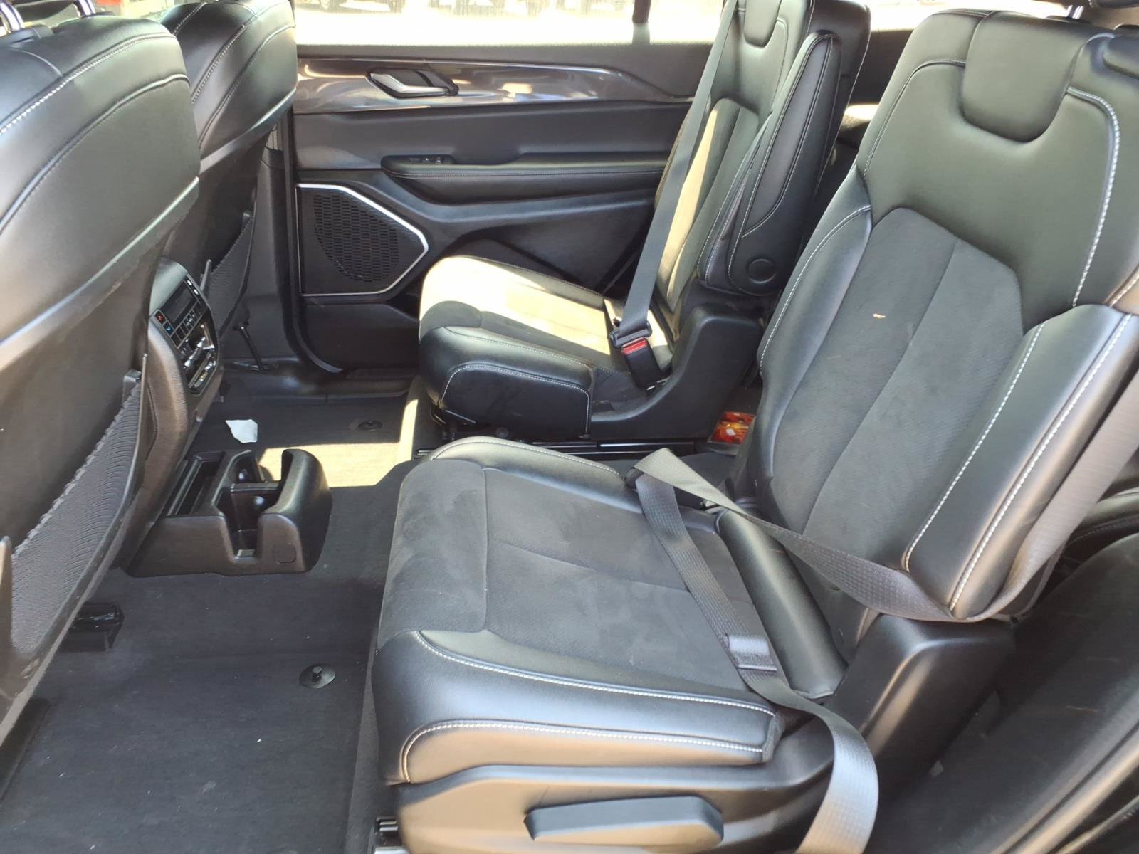 Used 2022 Jeep Grand Cherokee L Laredo AWD/4WD image 13