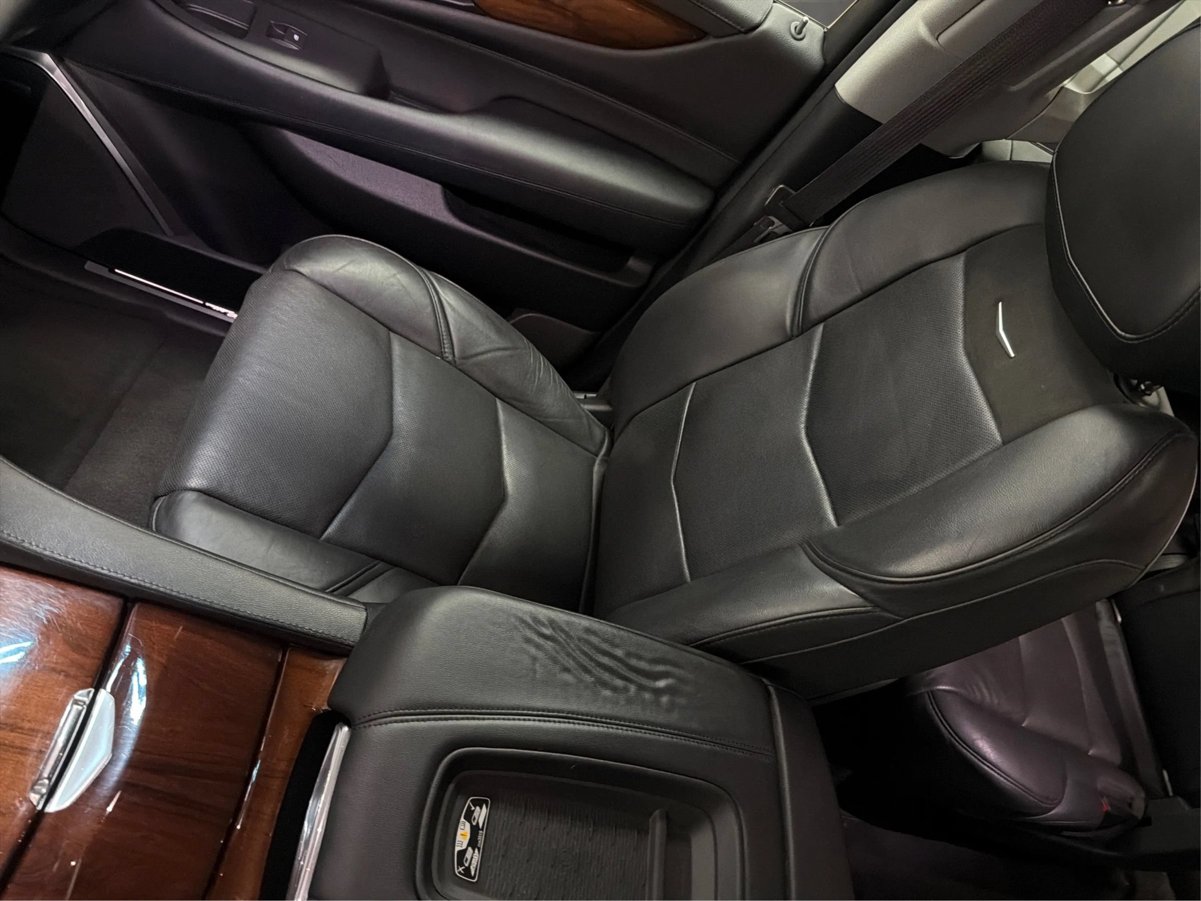 Used 2016 Cadillac Escalade Premium AWD/4WD image 17