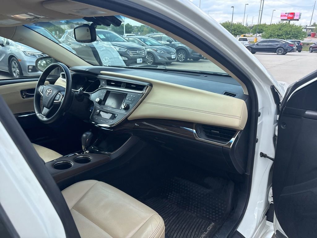 Used 2013 Toyota Avalon Limited FWD image 28