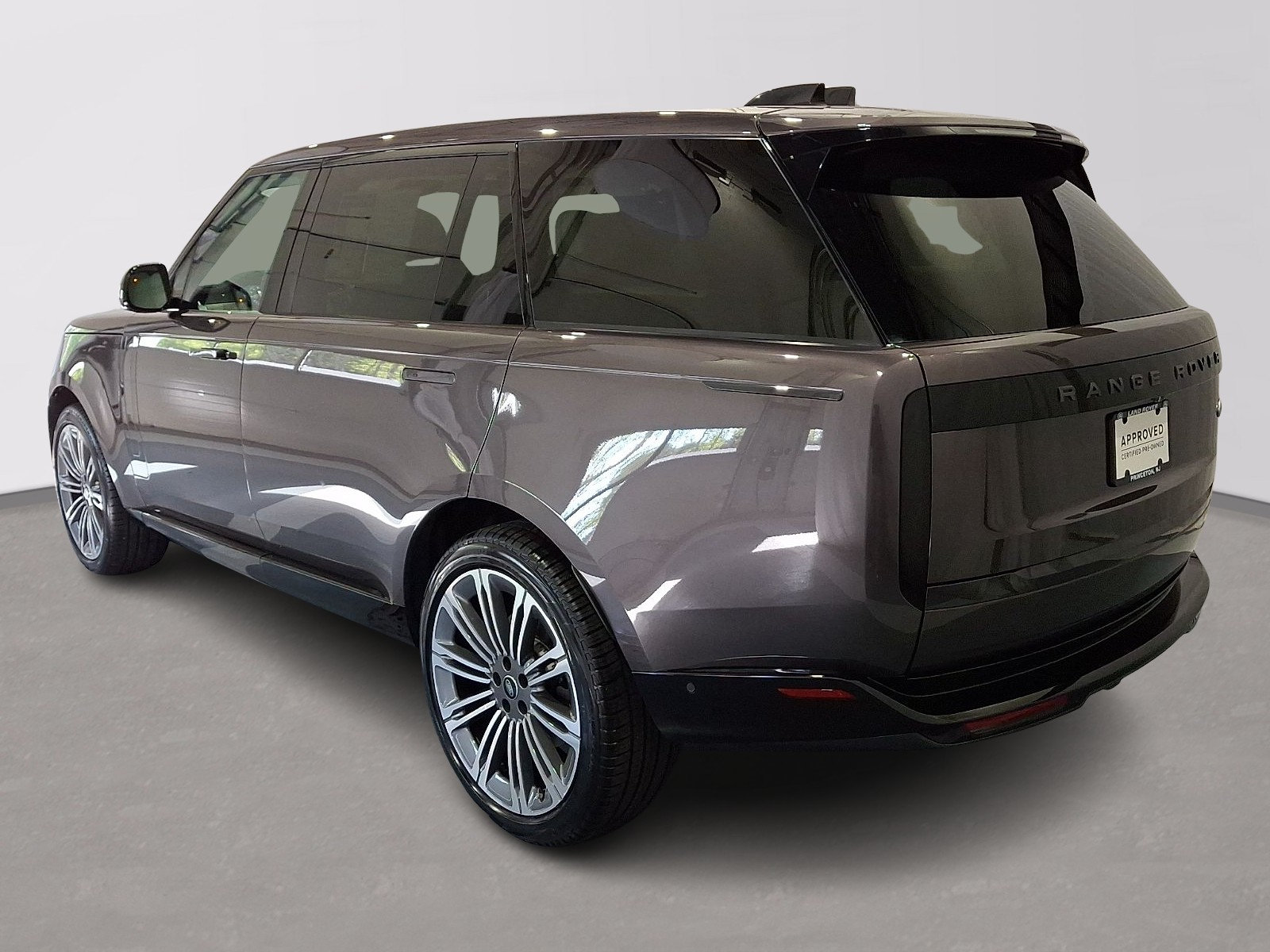 Certified 2023 Land Rover Range Rover Long Wheelbase SE AWD/4WD image 2