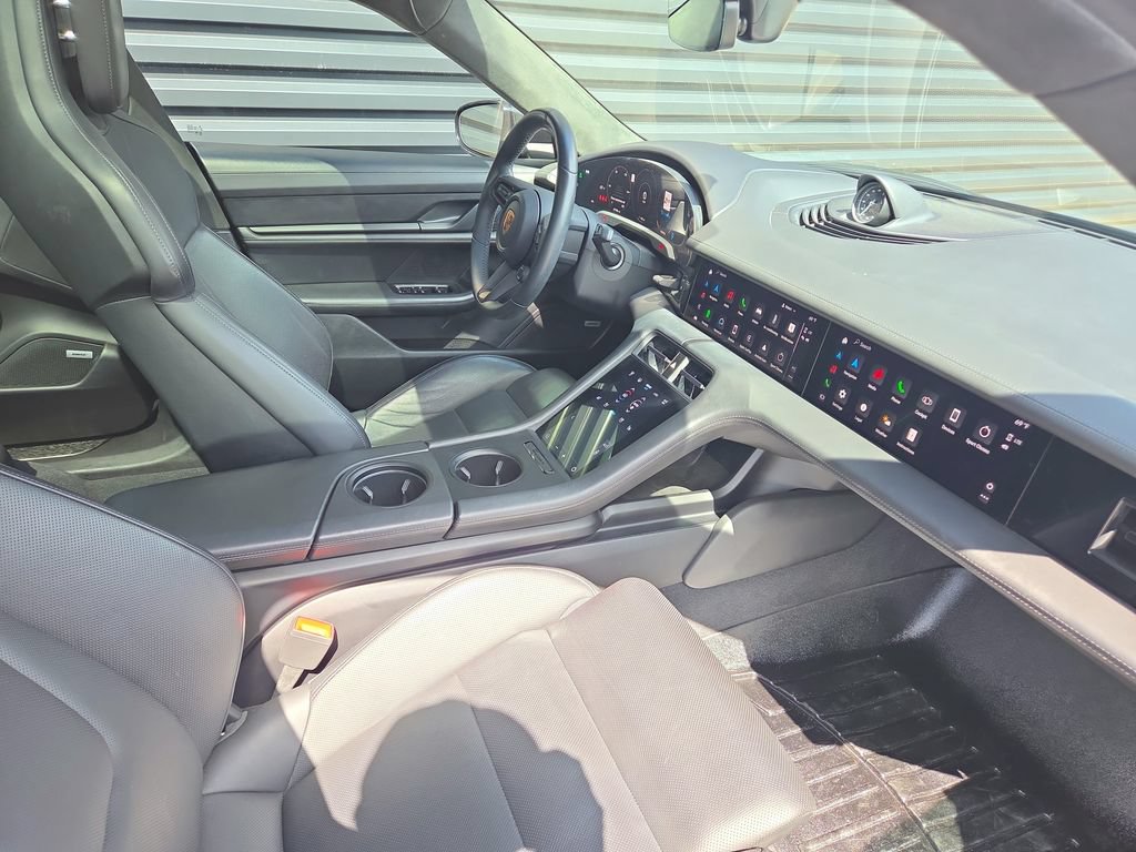 Certified 2022 Porsche Taycan GTS AWD/4WD image 30