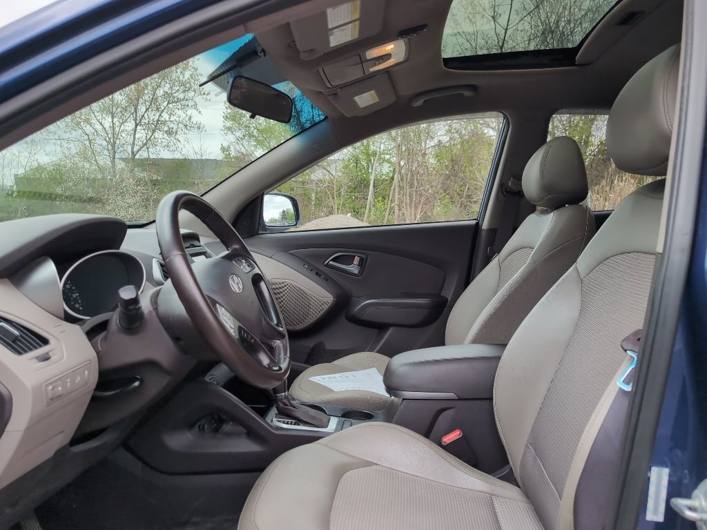 Used 2015 Hyundai Tucson SE AWD/4WD image 9