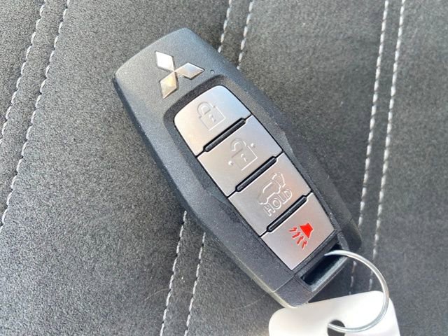 Used 2024 Mitsubishi Outlander SE Black Edition image 25