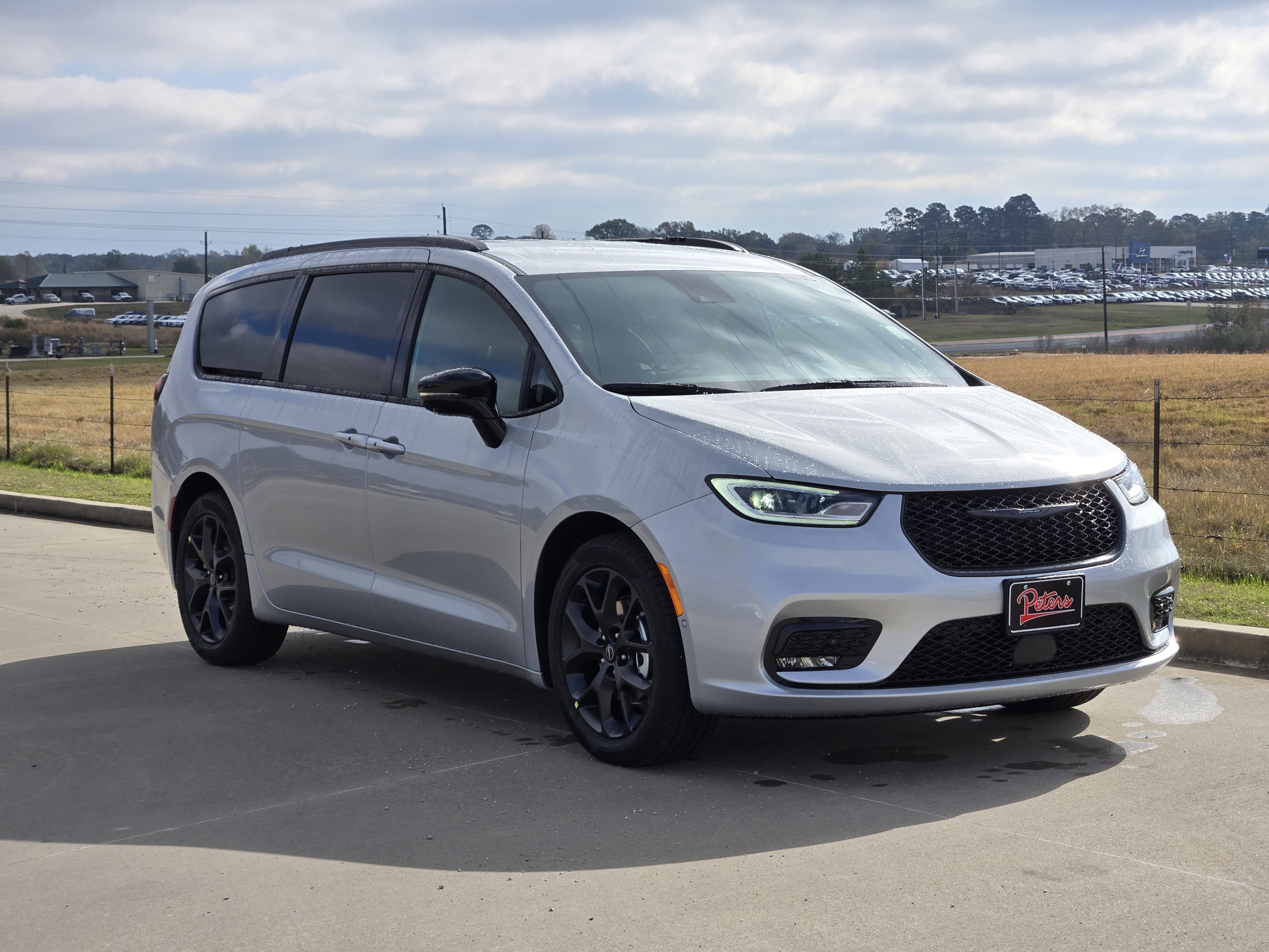 New 2026 Chrysler Pacifica Select w/ S Appearance Package