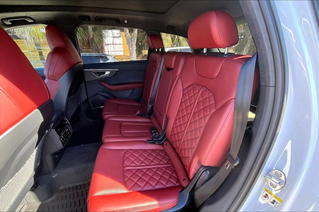 New 2026 Audi SQ7 Prestige AWD/4WD image 17